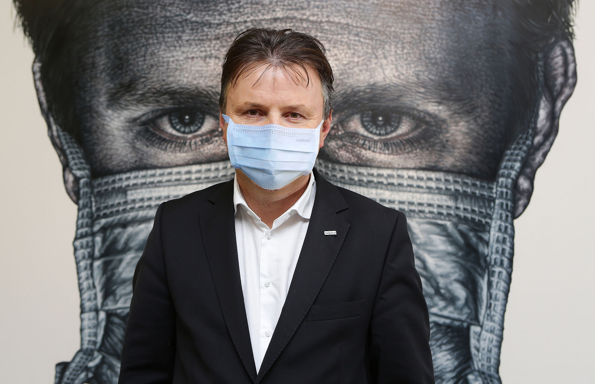 Ausstellung: <br> WEG-KREUZ https://www.steiermarkhof.at/fileadmin/user_upload/Kulturveranstaltungen/Ausstellungen/Hofgalerie/Weg-Kreuz/Virtuelle_Ausstellungsero__ffnung_Weg-Kreuz_3.4.20.pdf